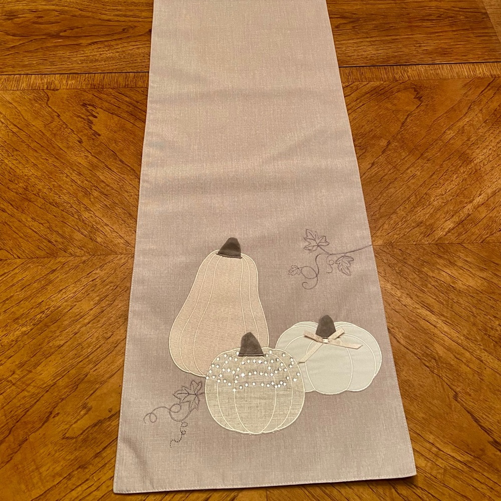 Table Linen Embellished Fall Pumpkin